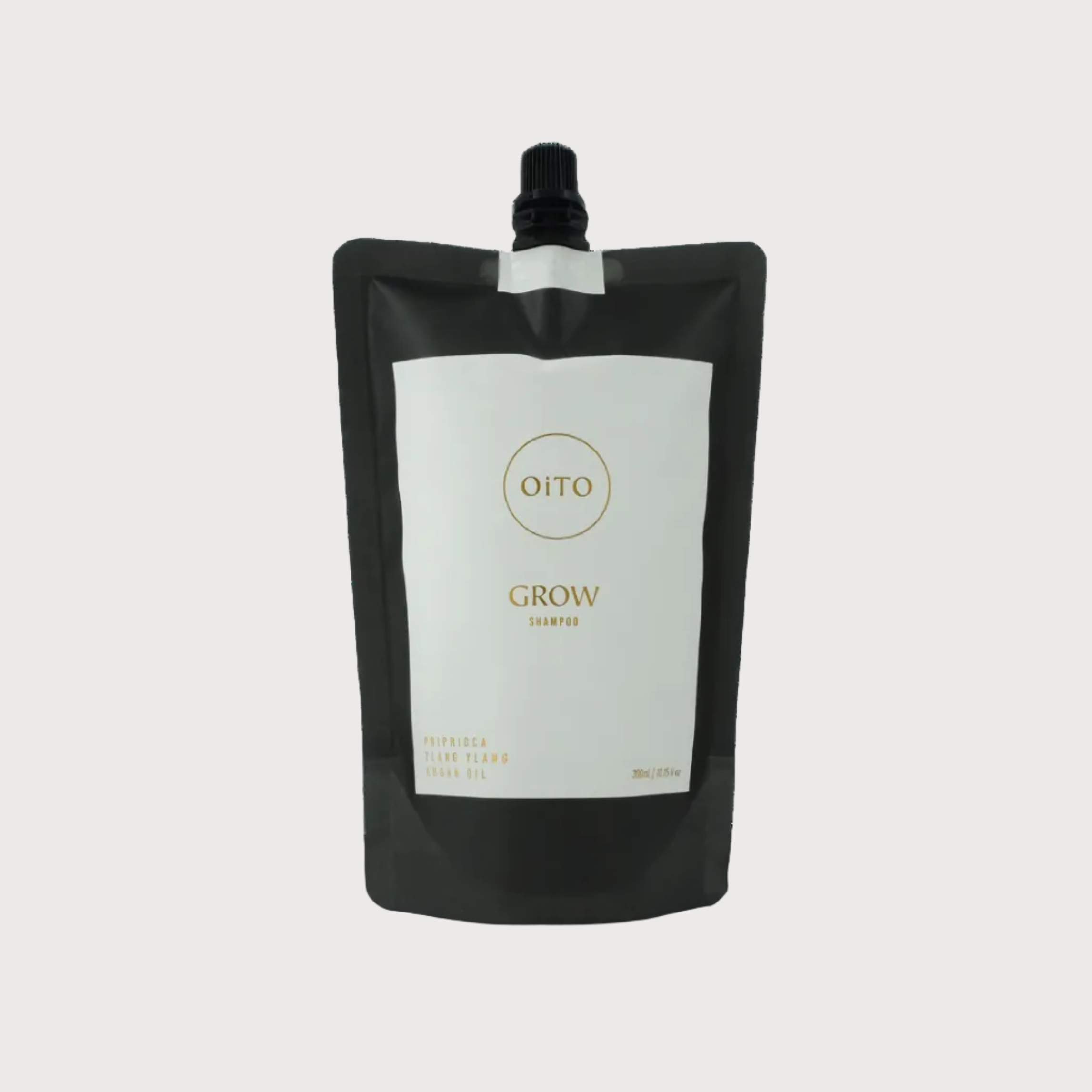 Black pouch labeled 'Oito Grow' on a white background