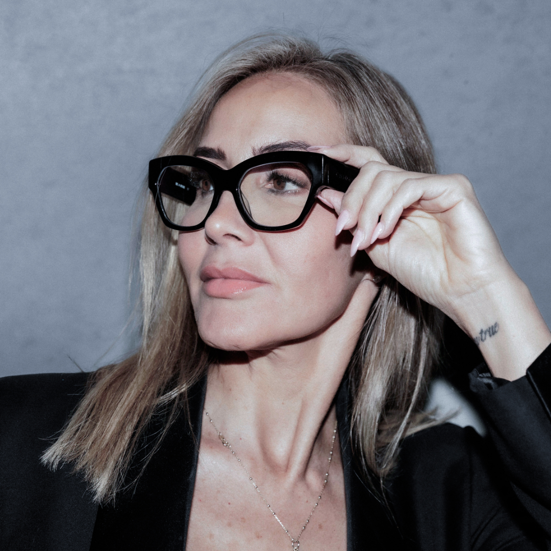 Chiquita The BOSS Shiny Black - Blue  Light Eyewear